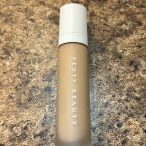 Fenty Beauty Pro Filt’r Soft Matte Foundation Shade #200